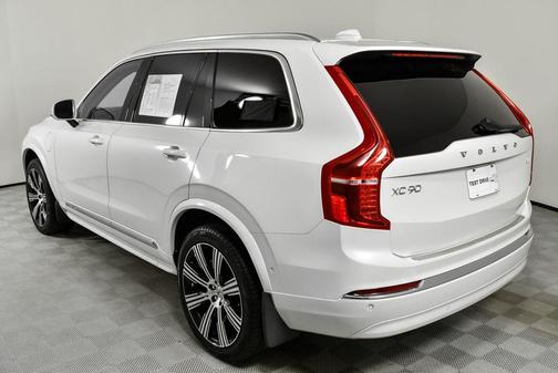 2024 Volvo XC90 Recharge Plug-In Hybrid T8 Plus Bright Theme 7-Seater