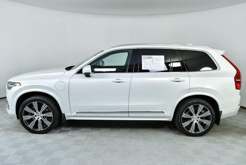 2024 Volvo XC90 Recharge Plug-In Hybrid T8 Plus Bright Theme 7-Seater