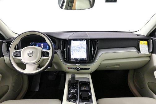 2025 Volvo XC60 B5 Plus