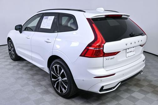 2025 Volvo XC60 B5 Plus