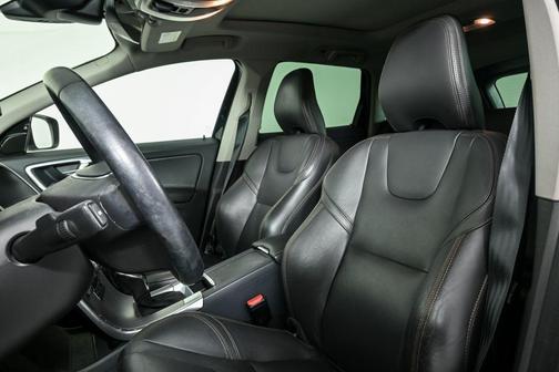 2017 Volvo XC60 T5 Dynamic