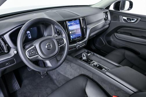 2025 Volvo XC60 B5 Core