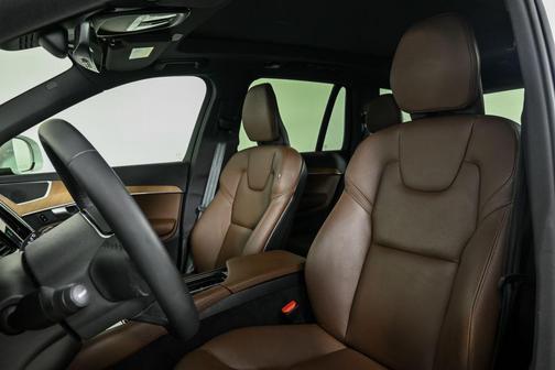2024 Volvo XC90 B6 Plus Bright Theme 7-Seater