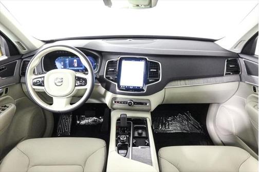 2025 Volvo XC90 Plug-In Hybrid T8 Plus 7-Seater