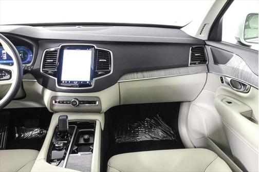 2025 Volvo XC90 Plug-In Hybrid T8 Plus 7-Seater