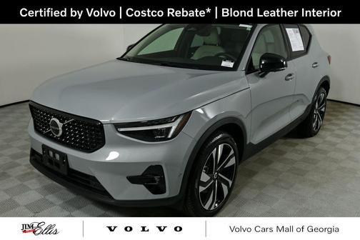 2025 Volvo XC40 B5 Plus Dark Theme