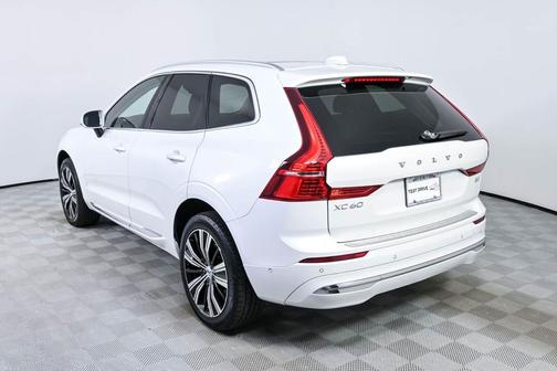 Crystal White Metallic 2023 Volvo XC60 B5 Plus Bright Theme