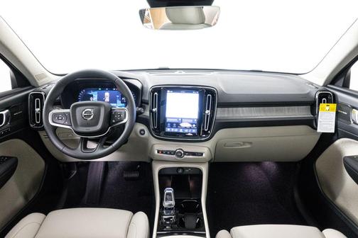 2026 Volvo XC40 B5 Ultra