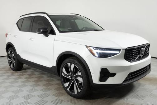 2026 Volvo XC40 B5 Ultra