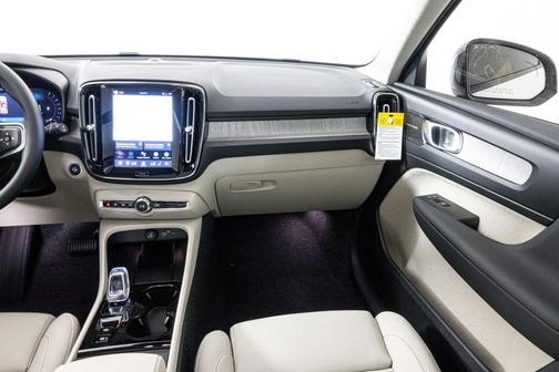 2026 Volvo XC40 B5 Ultra