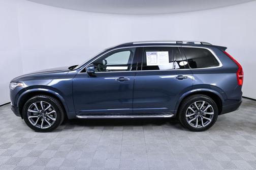 2019 Volvo XC90 T6 Momentum