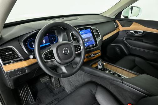 2024 Volvo XC90 B6 Plus Bright Theme 7-Seater