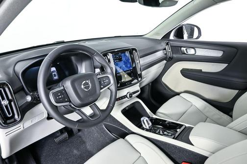 Crystal White 2026 Volvo XC40 Plus, B5 AWD Gas (mild hybrid), Dark