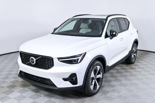 Crystal White 2026 Volvo XC40 Plus, B5 AWD Gas (mild hybrid), Dark