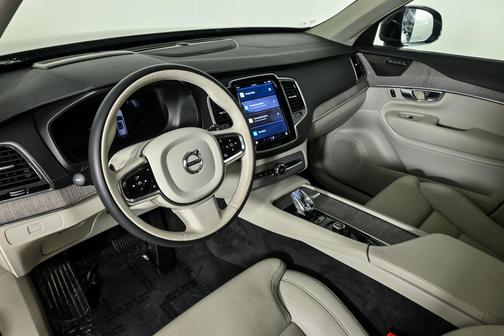 2024 Volvo XC90 B6 Ultimate Bright Theme 7-Seater