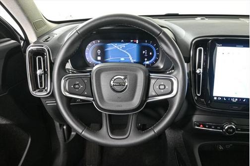 2025 Volvo XC40 B5 Plus Dark Theme