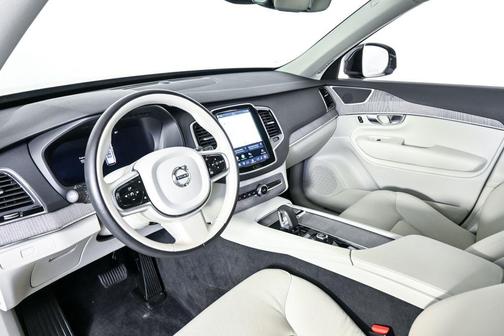 Onyx Black Metallic 2023 Volvo XC90 B5 Plus