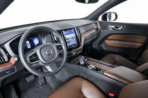 2024 Volvo XC60 B5 Plus Dark Theme