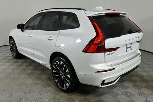 2026 Volvo XC60 B5 Ultra