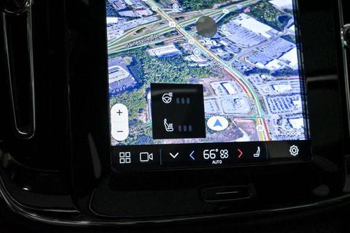 2025 Volvo XC40 Core Bright Theme