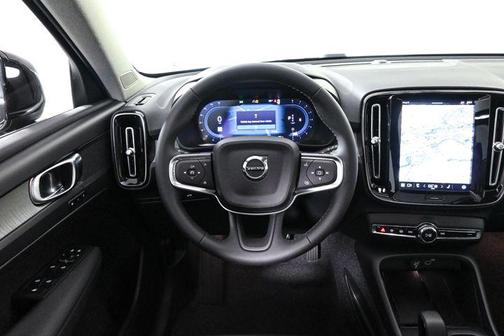2025 Volvo XC40 Core Bright Theme