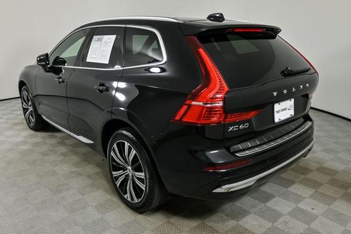 2022 Volvo XC60 B5 Inscription