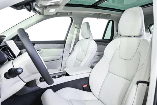 2026 Volvo XC90 Ultra, B6 AWD Gas (mild hybrid), Gasoline, Bright, 7 Seats