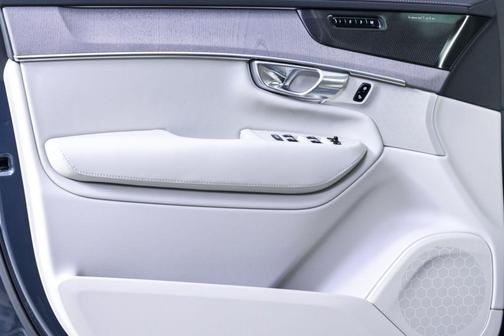 2026 Volvo XC90 Ultra, B6 AWD Gas (mild hybrid), Gasoline, Bright, 7 Seats