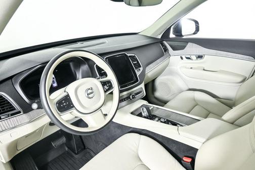 2023 Volvo XC90 B6 Plus 6-Seater