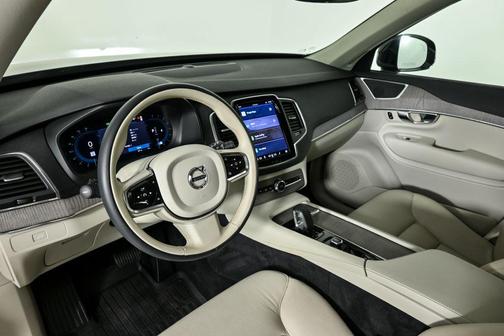 2023 Volvo XC90 B6 Core