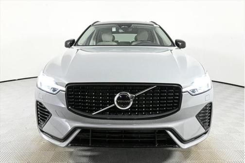 2025 Volvo XC60 Plug-In Hybrid T8 Plus