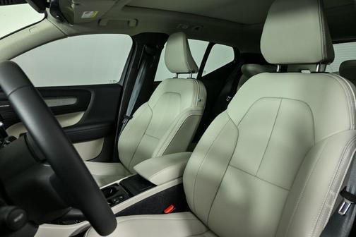 2026 Volvo XC40 B5 Ultra