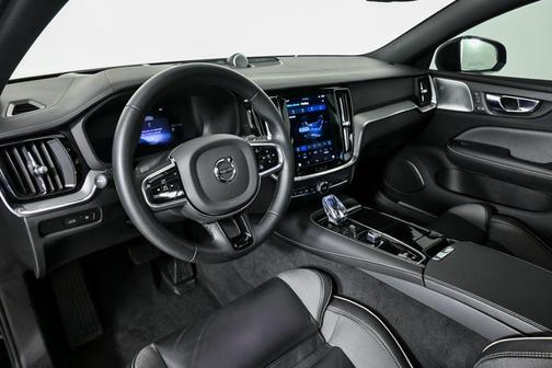 2023 Volvo S60 Recharge Plug-In Hybrid T8 Ultimate Black Edition