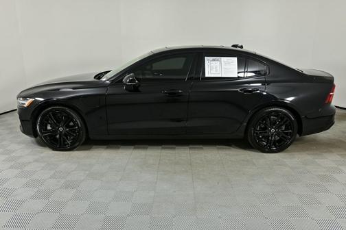 2023 Volvo S60 Recharge Plug-In Hybrid T8 Ultimate Black Edition