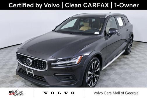 Platinum Grey 2025 Volvo V60 Cross Country Ultra, B5 AWD Gas (mild hybrid)