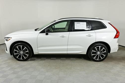 2024 Volvo XC60 B5 Plus Dark Theme