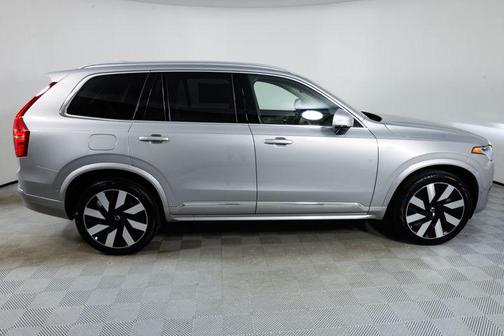 2024 Volvo XC90 Recharge Plug-In Hybrid T8 Ultimate 6-Seater