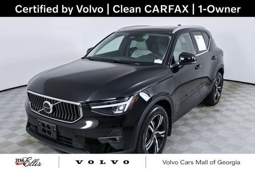 2023 Volvo XC40 B5 Plus Bright Theme