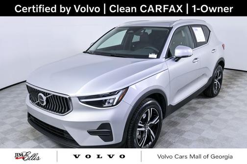 2025 Volvo XC40 B5 Core Bright Theme
