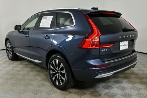 2023 Volvo XC60 B5 Plus Bright Theme