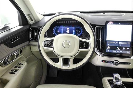 2025 Volvo XC90 B6 Ultra