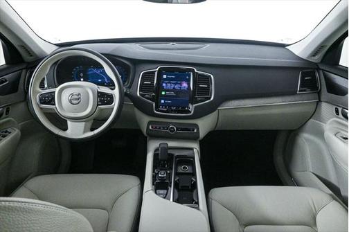 2023 Volvo XC90 B5 Plus