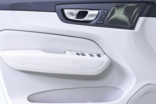 Crystal White Metallic 2026 Volvo XC60 B5 Ultra