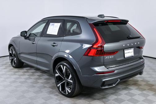 2026 Volvo XC60 B5 Ultra