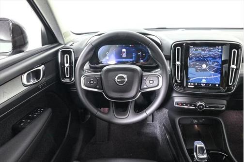 2025 Volvo XC40 B5 Plus Dark Theme