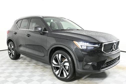 2025 Volvo XC40 Plus Bright Theme