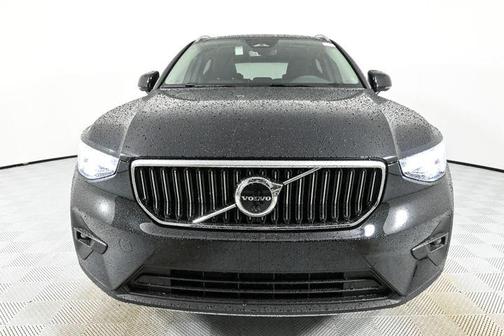 2025 Volvo XC40 Plus Bright Theme