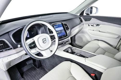 2024 Volvo XC90 Recharge Plug-In Hybrid T8 Plus Bright Theme 7-Seater