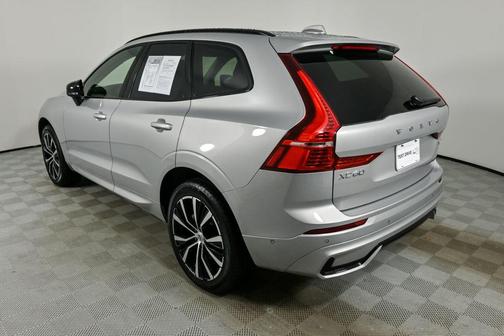 2025 Volvo XC60 B5 Plus