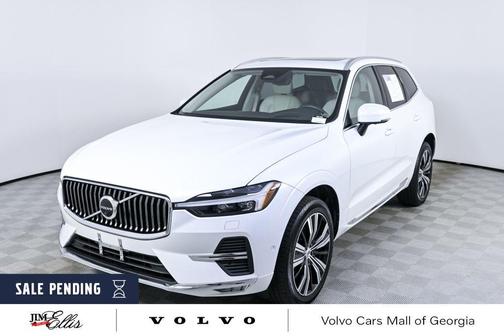 Crystal White Metallic 2023 Volvo XC60 B5 Ultimate Bright Theme